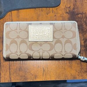 Coach Tan poppy Signature Zip Wallet